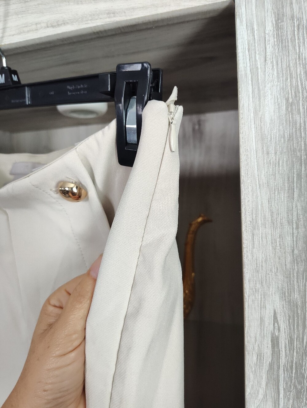 H&M Cream Wide-Leg High-Waist Pants with Gold Buttons - Picture 6 of 6
